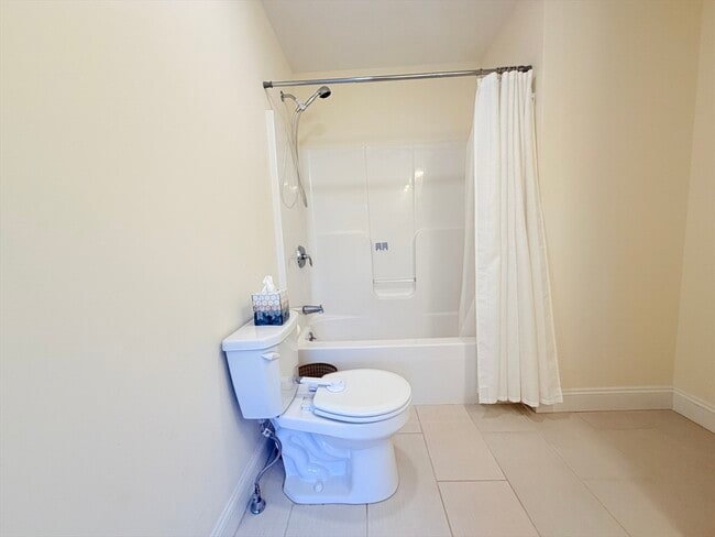 Building Photo - 17 Hamel Way