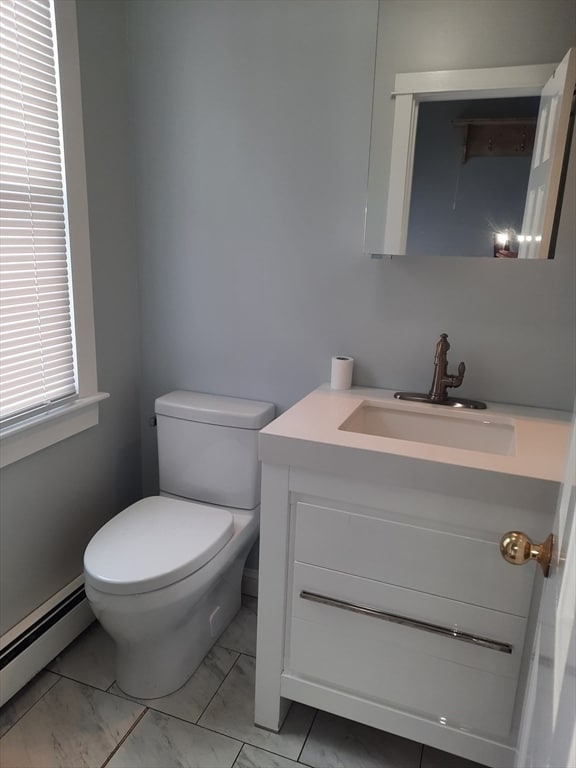 Building Photo - 715 Main St