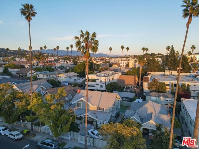 Building Photo - 1600 N Kingsley Dr