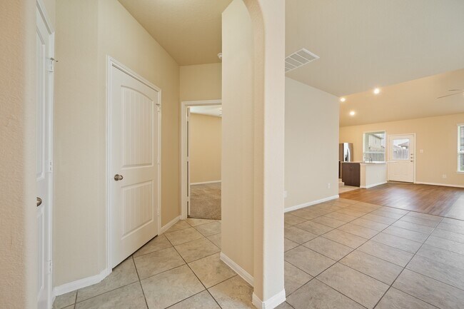 Building Photo - 3530 Vivaldi Dr