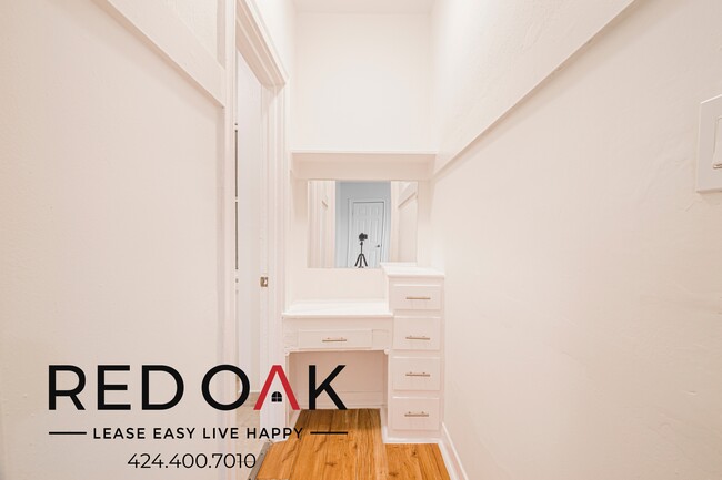 Building Photo - 1056 Normandie Ave