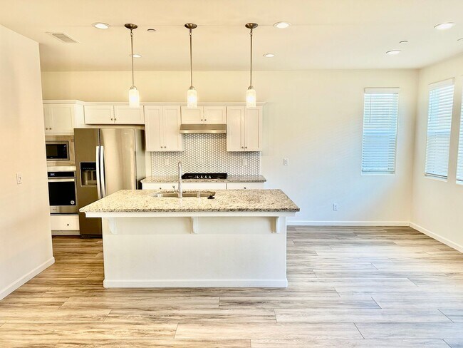 Building Photo - Newly Built 3/2.5 Bonadelle Home in Riverstone Community