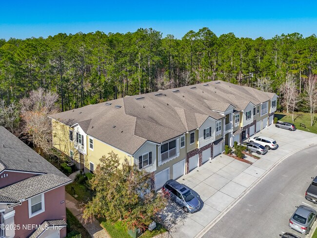 Building Photo - 218 Larkin Pl