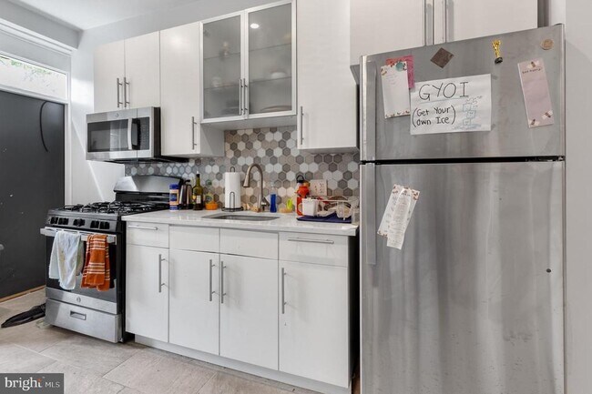 Building Photo - 4706 Warrington Ave