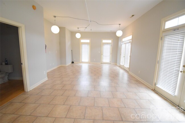 Building Photo - 2405 Bonterra Blvd