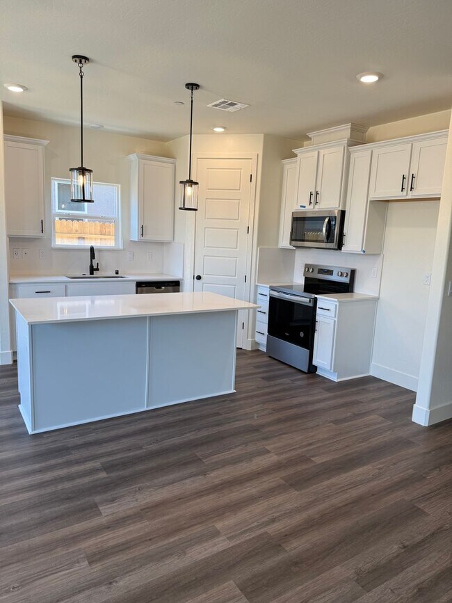 Building Photo - Brand New Home for rent in Visalia