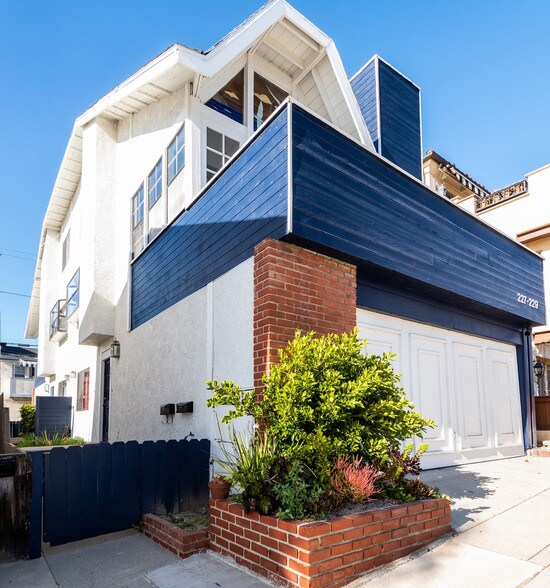 Building Photo - 227 29th St