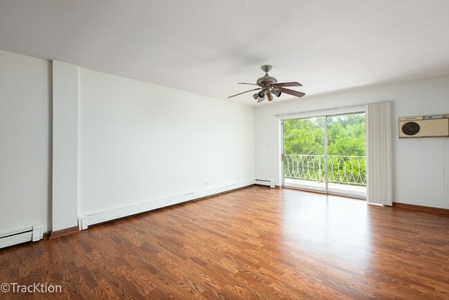 Building Photo - 1331 Finley Rd