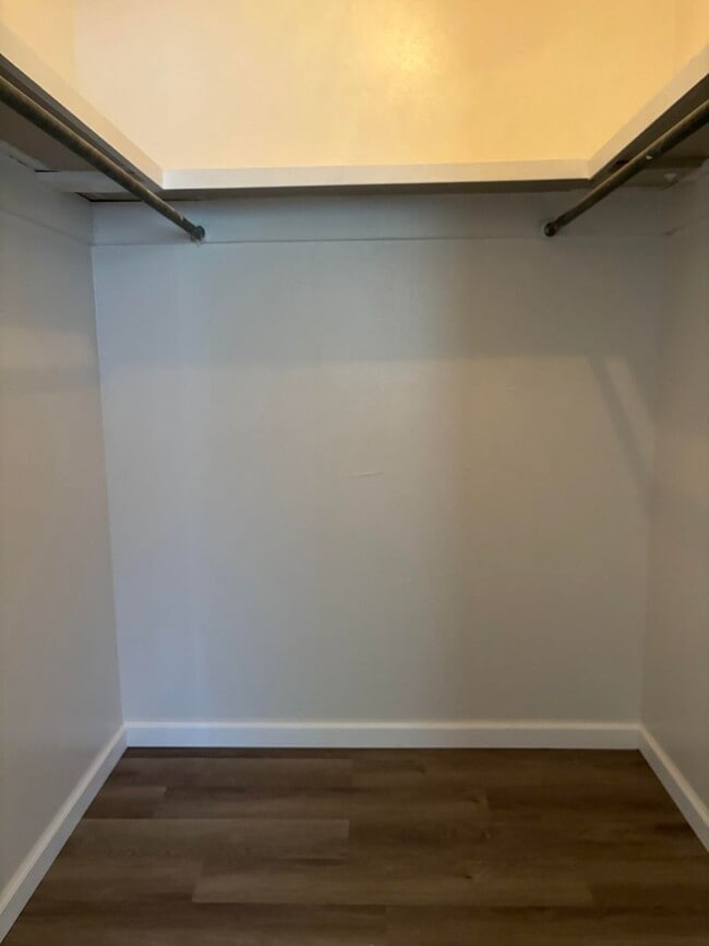 Building Photo - 6619 NW Denver Ave