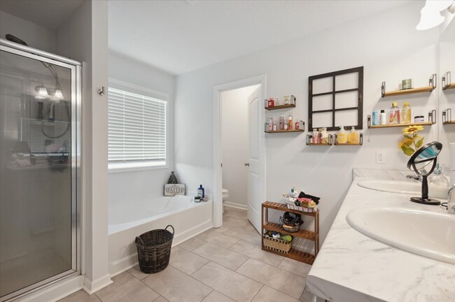 Separate Shower/ Garden Tub Master Bath - 58 Summerhill Dr NE