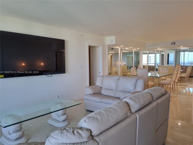 Building Photo - 4101 N Ocean Blvd