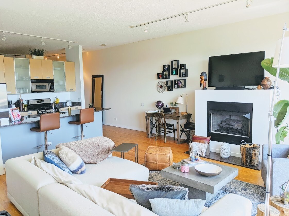 Building Photo - 950 W Erie St