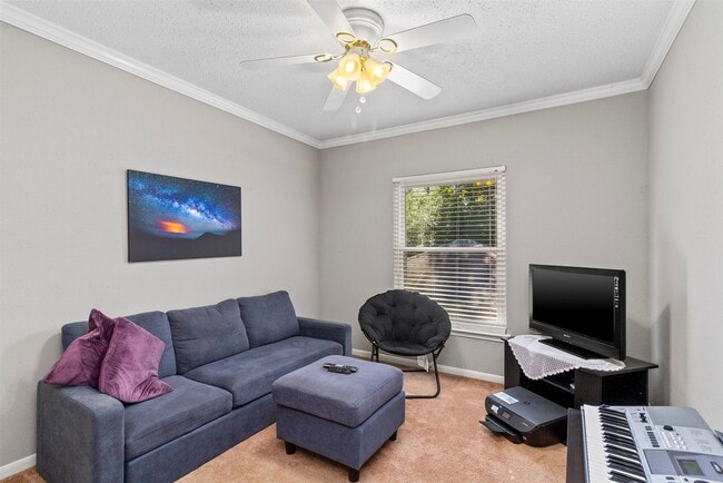 Building Photo - 111 S Village Knoll Cir