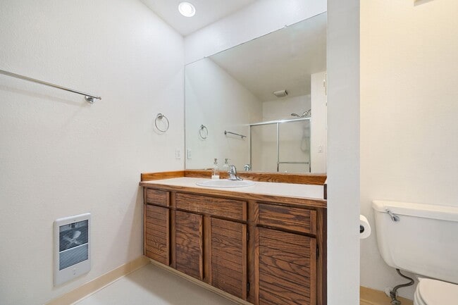 Building Photo - 2 bedroom Condo