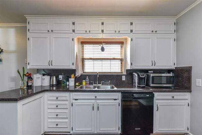 Building Photo - 3605 Park Ridge Blvd