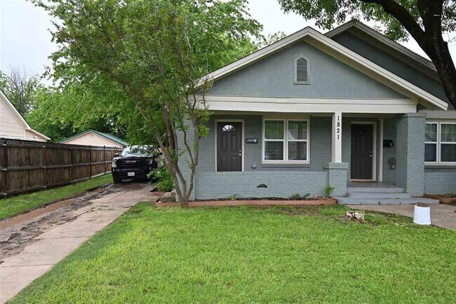 Primary Photo - 1821 McGregor Ave