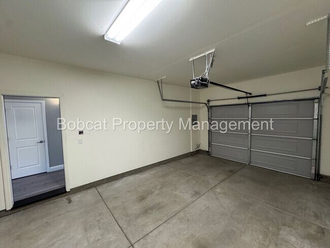 Building Photo - 1288 Handelin Rd