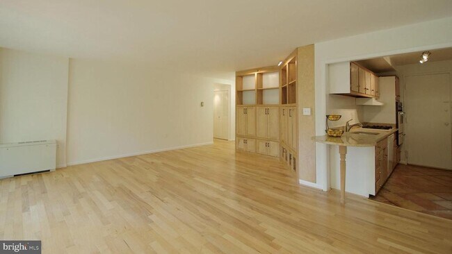 Building Photo - 10201 Grosvenor Pl