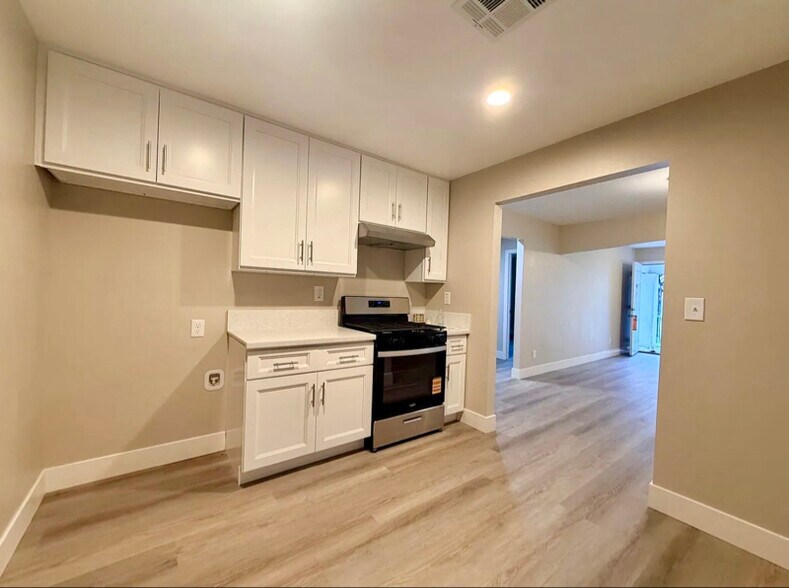 Building Photo - 1550 N Pershing Ave