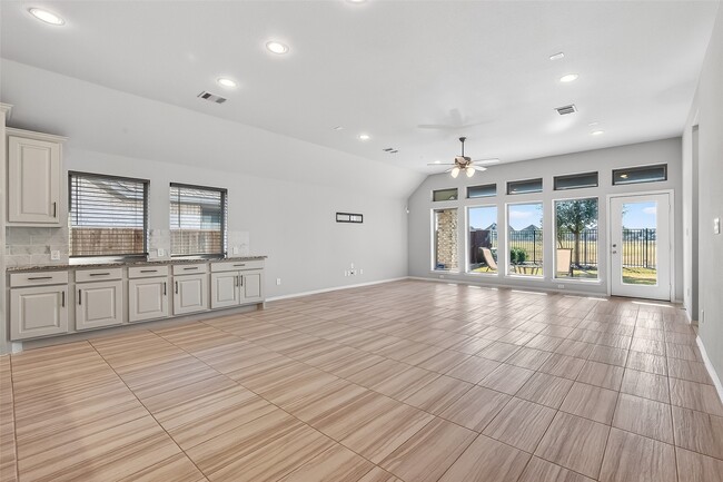 Building Photo - 3610 Brattain Dr