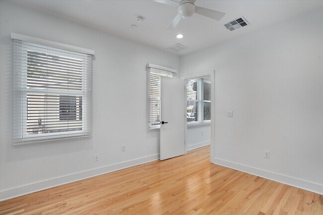Building Photo - 4004 Avenue C