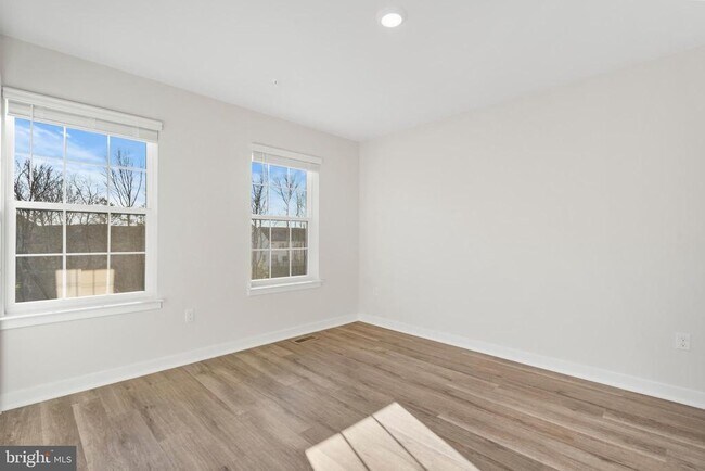 Building Photo - 7430 Fern Gully Way