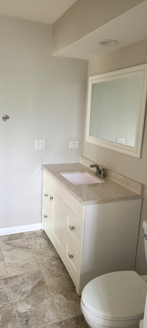 Building Photo - 1500 W Touhy Ave