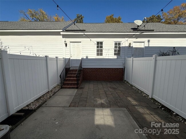 Building Photo - 12327 Carrigan Ct