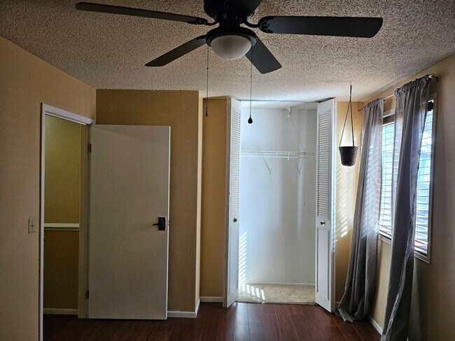 Building Photo - 427 Sheoah Blvd