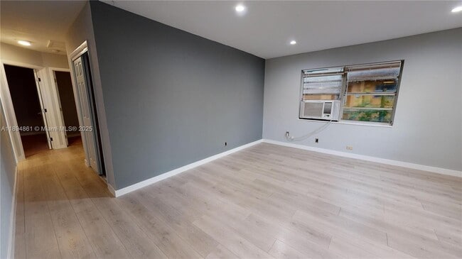 Building Photo - 404 NW 21st Terrace