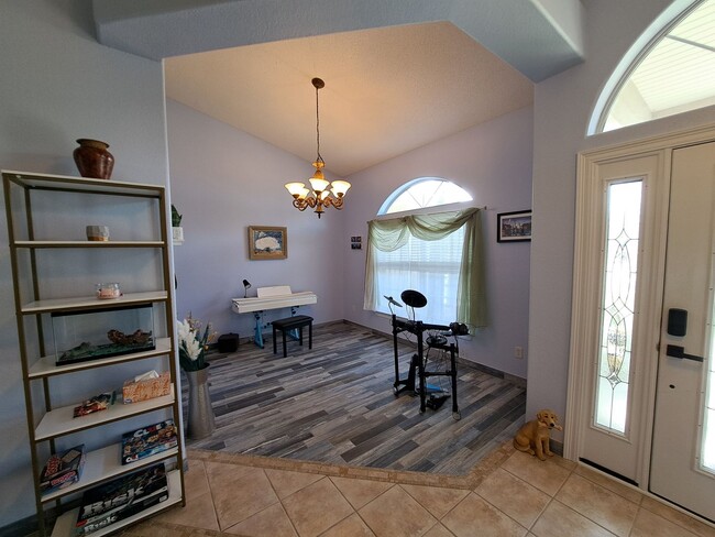 Building Photo - 4BR/3BA Furnished Home with Pool