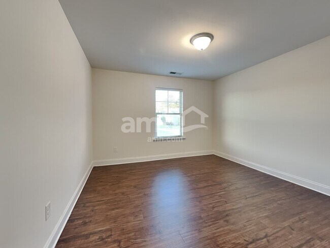 Building Photo - 1682 Weatherbrook Cir