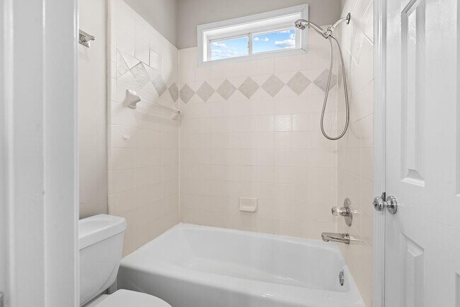 Building Photo - 1037 Windermere Crossing