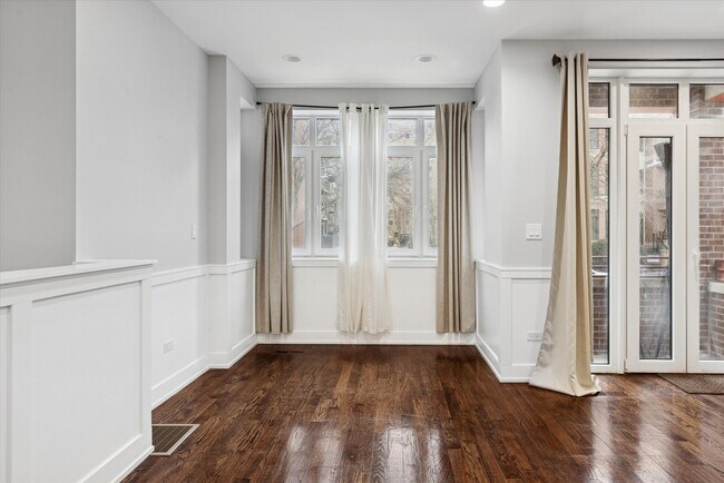 Building Photo - 4014 S Ellis Ave