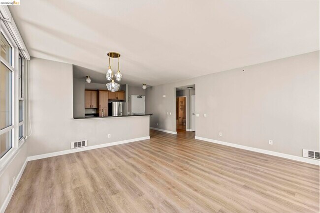 Building Photo - 1 Lakeside Dr