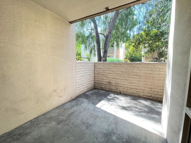 Building Photo - Spacious Condo at Collwood Villas!
