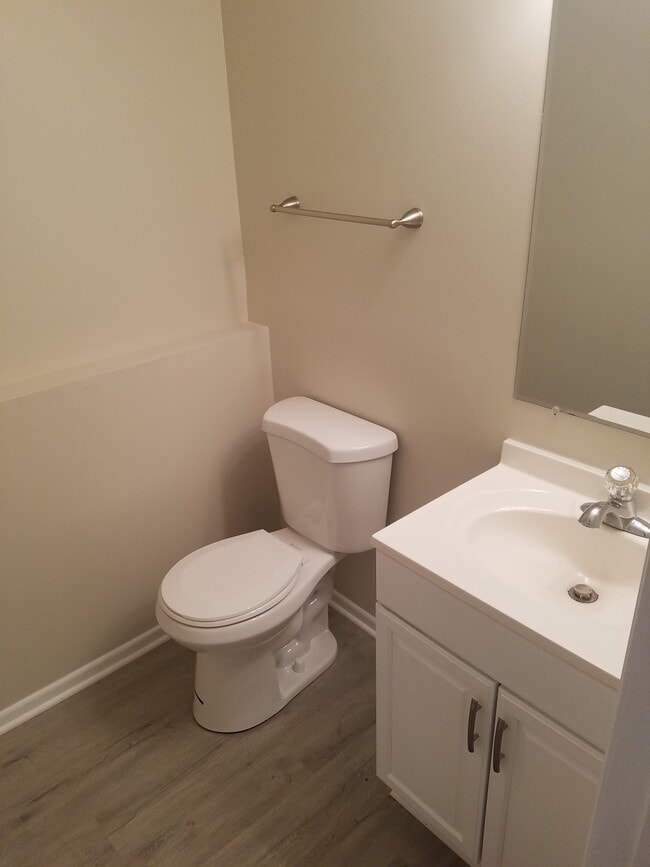 Building Photo - 3727 Brookdale Cir N
