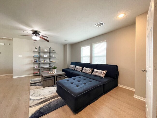 Building Photo - 30743 Gardenia Trace Dr