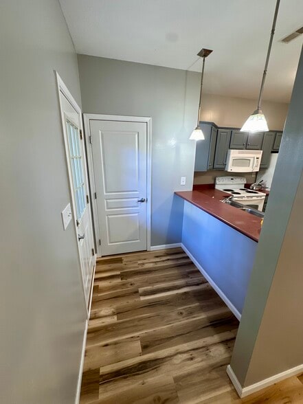 Breakfast nook - 518 N 5th St