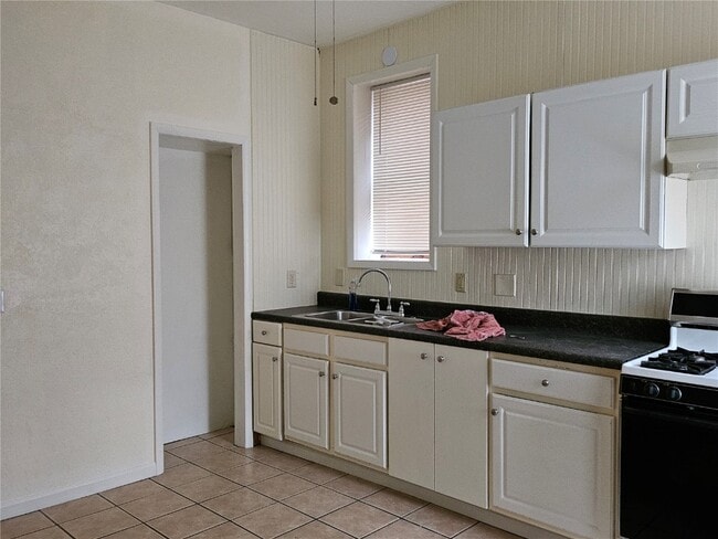 Building Photo - 3807 Potomac St