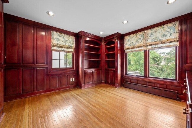 Building Photo - 20 Tenmore Rd