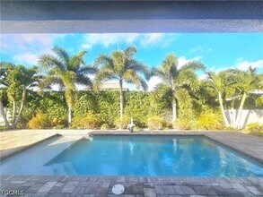 Building Photo - 1919 SW 26th Terrace