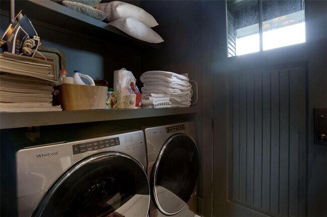 Building Photo - 11291 Serenbe Ln