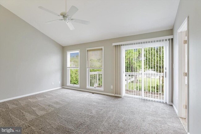 Building Photo - 404 Fairlea Dr