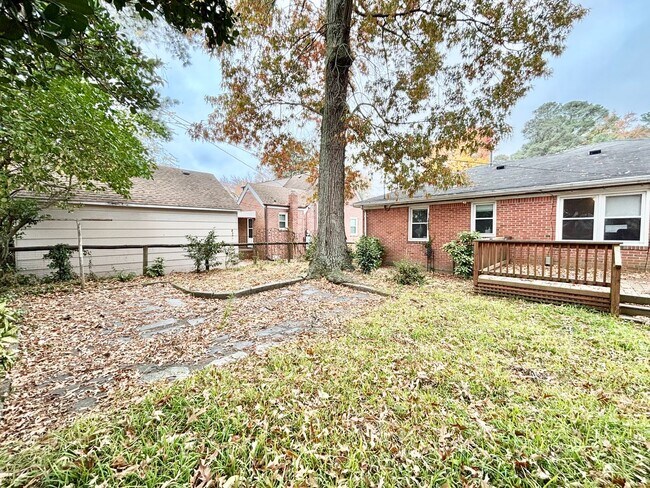 Building Photo - Cozy Home in Norfolk!
