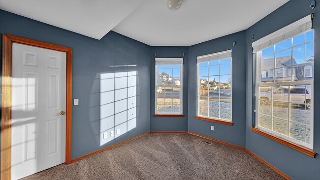 Building Photo - 3 Bed 2 Bath - One Story - Pet Friendly - Groups - NAS Whidbey