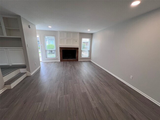 Building Photo - 5917 Fairdale Ln