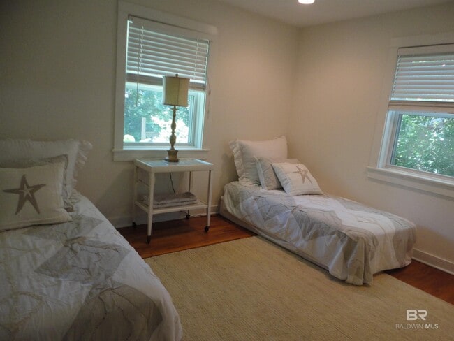 Building Photo - 371 S Church St