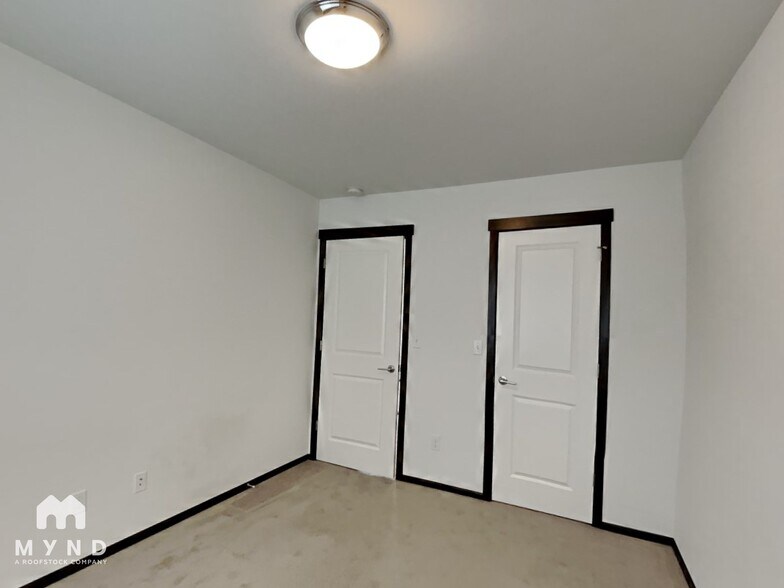 Building Photo - 2753 S 124th Ln