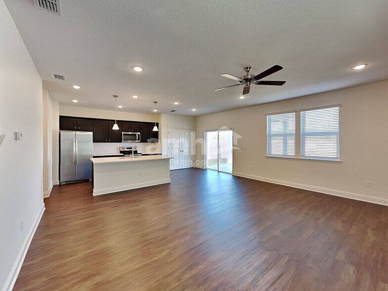 Building Photo - 122 Elcano Ln